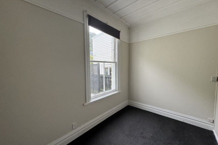 Photo of property in 2a Russell Terrace, Newtown, Wellington, 6021