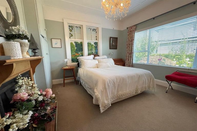 Photo of property in 12 Parsonage Road, Waimate, 7924