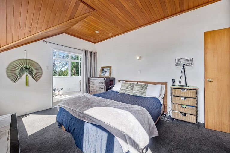 Photo of property in 379 Hobsonville Road, Hobsonville, Auckland, 0618