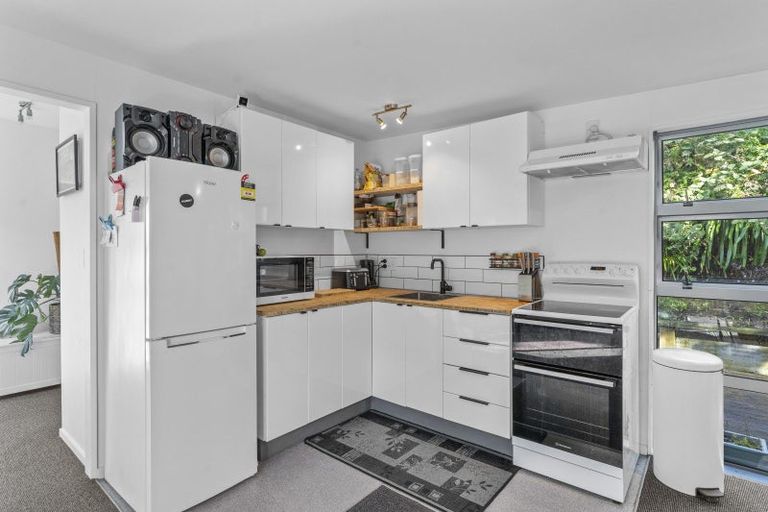 Photo of property in 61 Renown Road, Raumati South, Paraparaumu, 5032