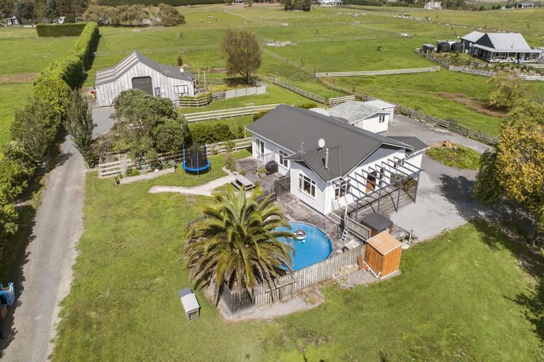 Photo of property in 27 Whatapaka Road, Karaka, Papakura, 2580