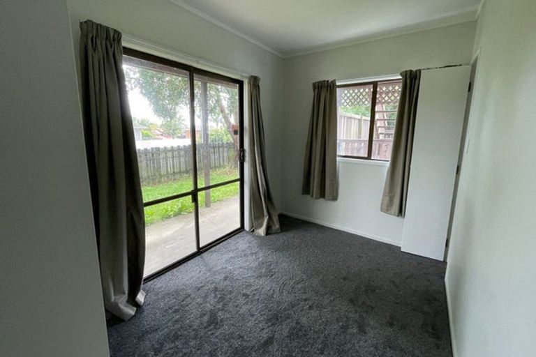 Photo of property in 35 Kirby Street, Glendene, Auckland, 0602