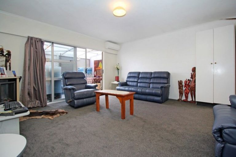 Photo of property in 2/37 Hillside Road, Papatoetoe, Auckland, 2025