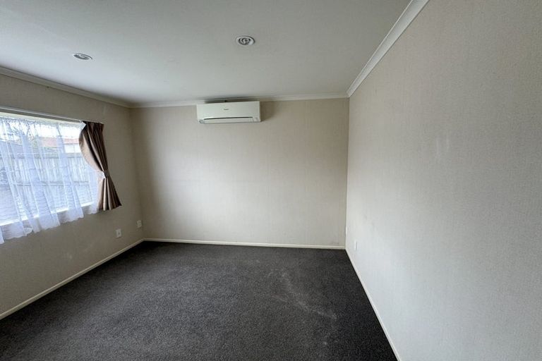 Photo of property in 16 Monash Place, Flat Bush, Auckland, 2016