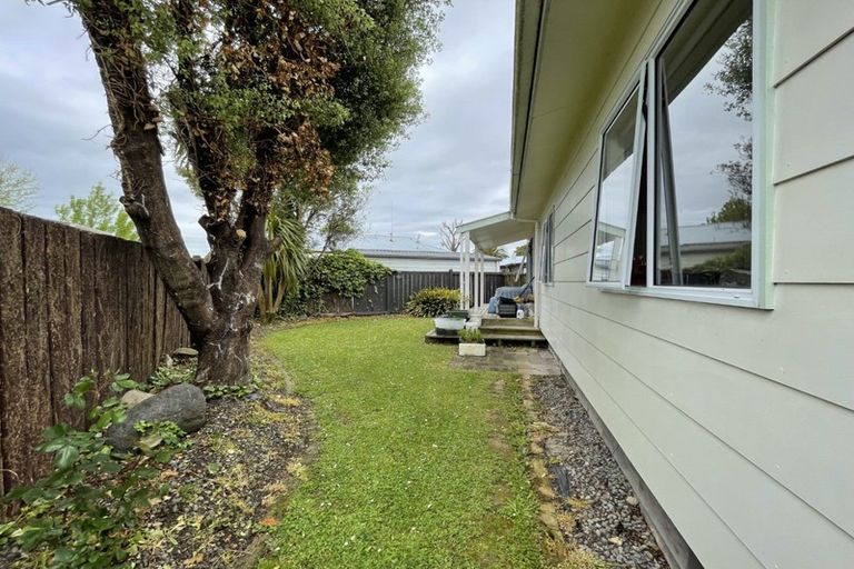 Photo of property in 5 Newton Place, Westbrook, Palmerston North, 4412