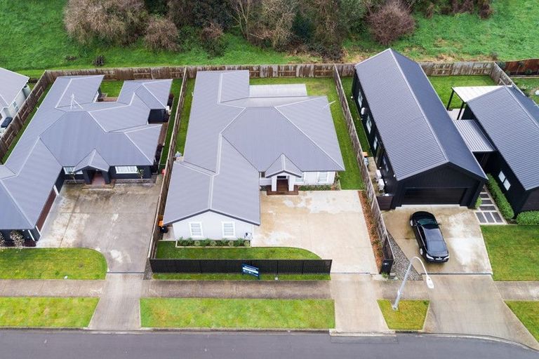 Photo of property in 31 Freedom Drive, Kelvin Grove, Palmerston North, 4414