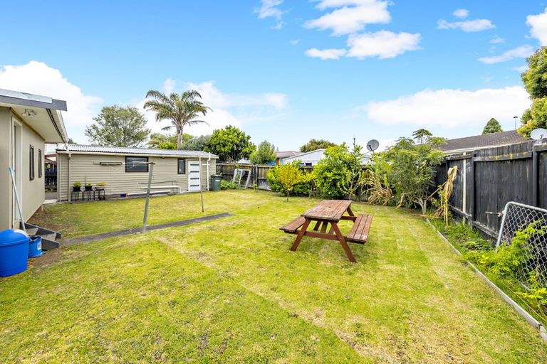 Photo of property in 13 Brent Place, Manurewa, Auckland, 2102