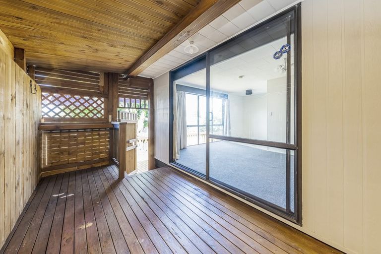 Photo of property in 2/16 Barneys Farm Road, Clendon Park, Auckland, 2103