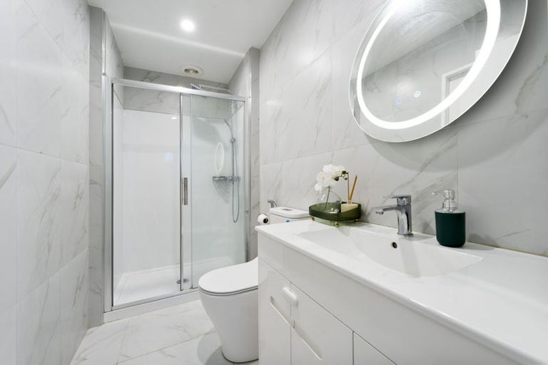 Photo of property in 96b Sturges Road, Henderson, Auckland, 0612