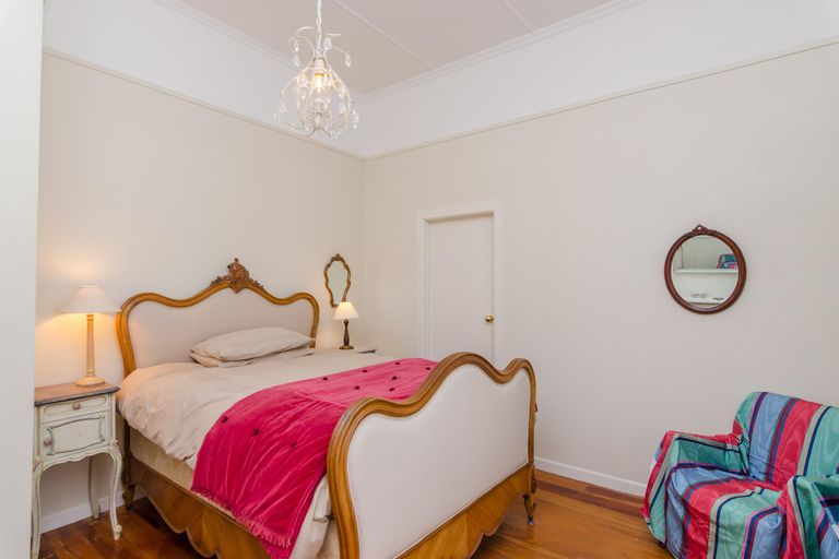 Photo of property in 2 Seddon Street, Carterton, 5713