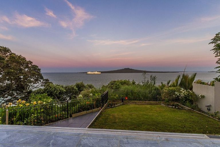 Photo of property in 2 Seacliffe Avenue, Belmont, Auckland, 0622