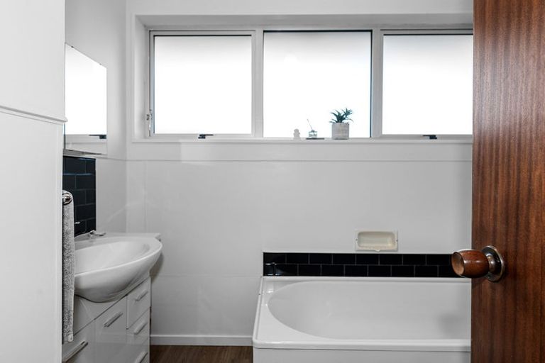 Photo of property in 1/9 Larkhill Place, Russley, Christchurch, 8042