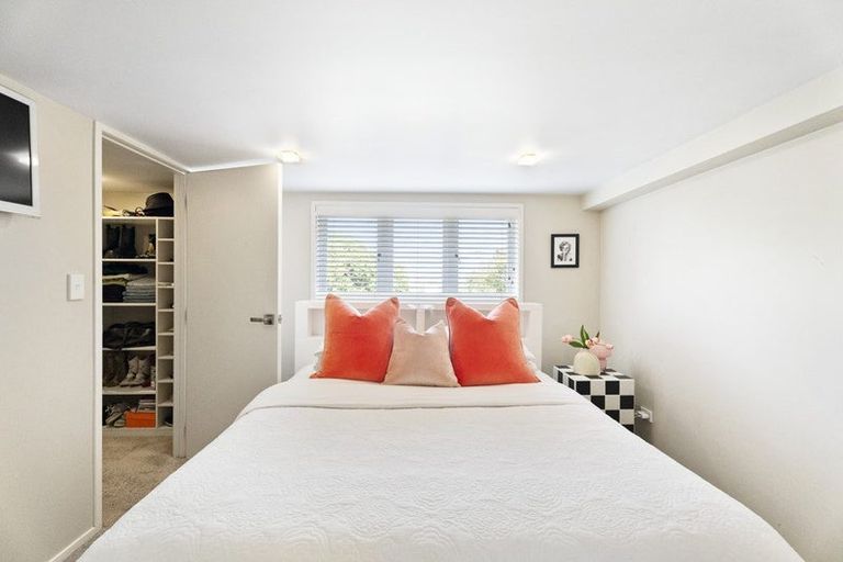 Photo of property in 55 Seaview Road, Castor Bay, Auckland, 0620