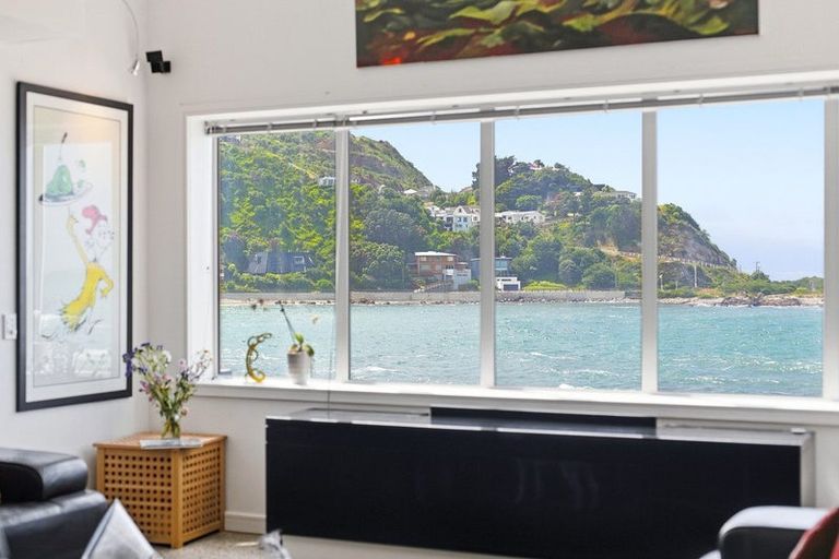 Photo of property in 100 Owhiro Bay Parade, Owhiro Bay, Wellington, 6023