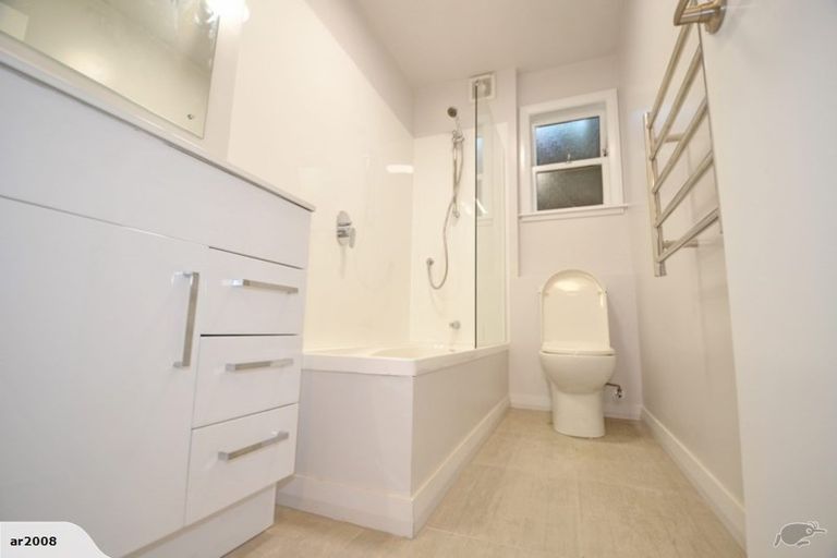 Photo of property in 23 Ngaio Gorge Road, Ngaio, Wellington, 6035