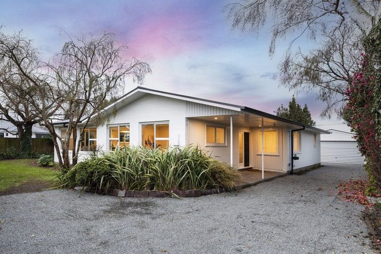 Photo of property in 8a Rosedale Place, Avonhead, Christchurch, 8042