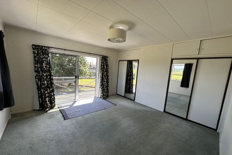 Photo of property in 25 Pyle Road West, One Tree Point, 0118