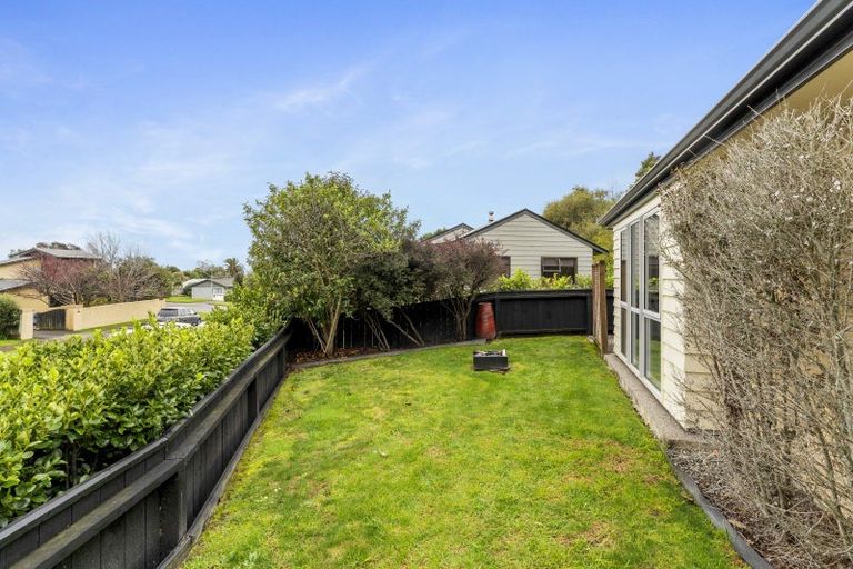 Photo of property in 11b Poneke Drive, Waikanae, 5036
