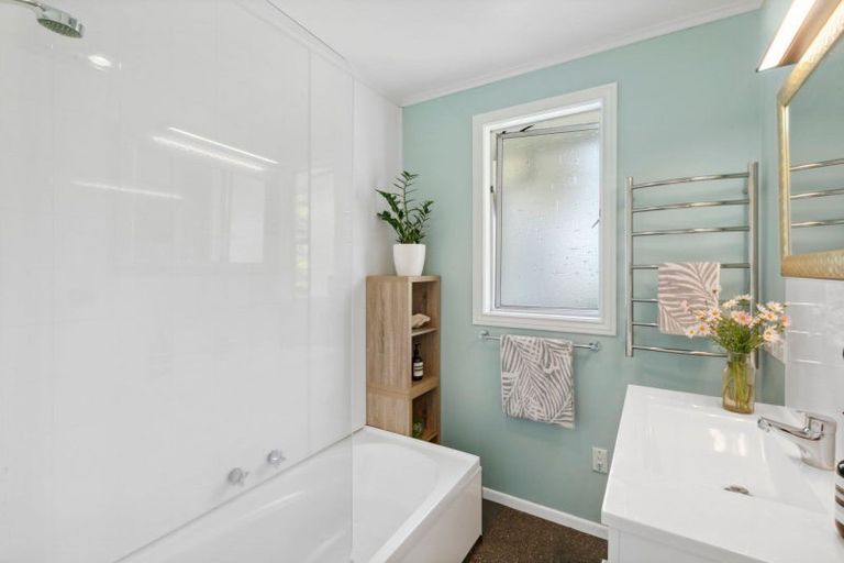 Photo of property in 401 Koru Road, Koru, New Plymouth, 4374