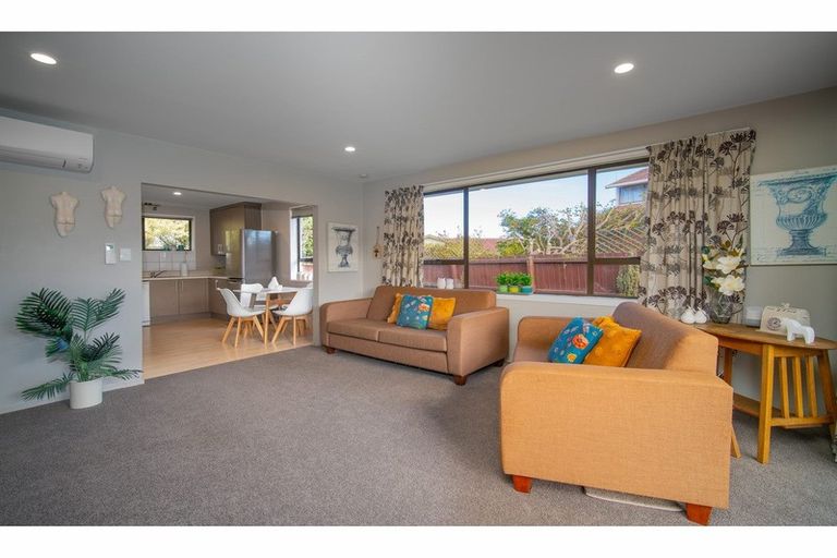 Photo of property in 2/323 Sawyers Arms Road, Bishopdale, Christchurch, 8053