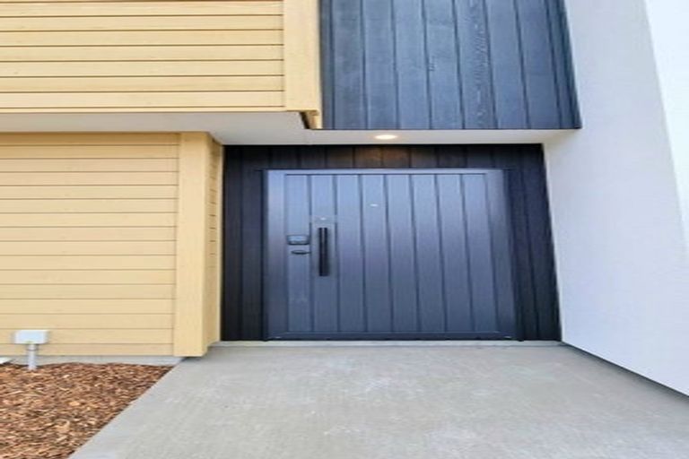 Photo of property in 9/240 Stokes Valley Road, Stokes Valley, Lower Hutt, 5019