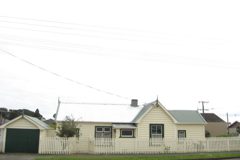 Photo of property in 49 Gilbert Street, New Plymouth, 4310