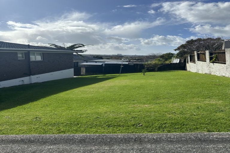 Photo of property in 2/51 Shanaway Rise, Hillcrest, Auckland, 0627