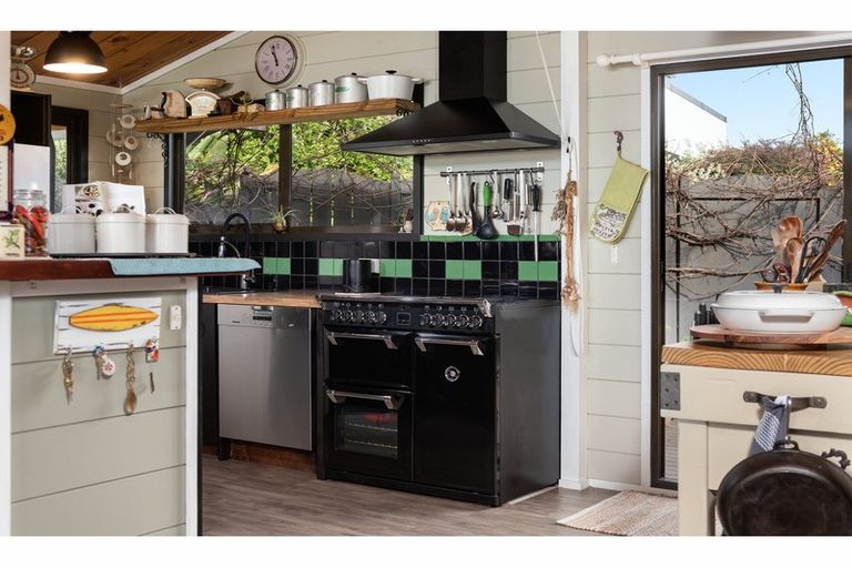 Photo of property in 3 Pamir Place, Welcome Bay, Tauranga, 3112