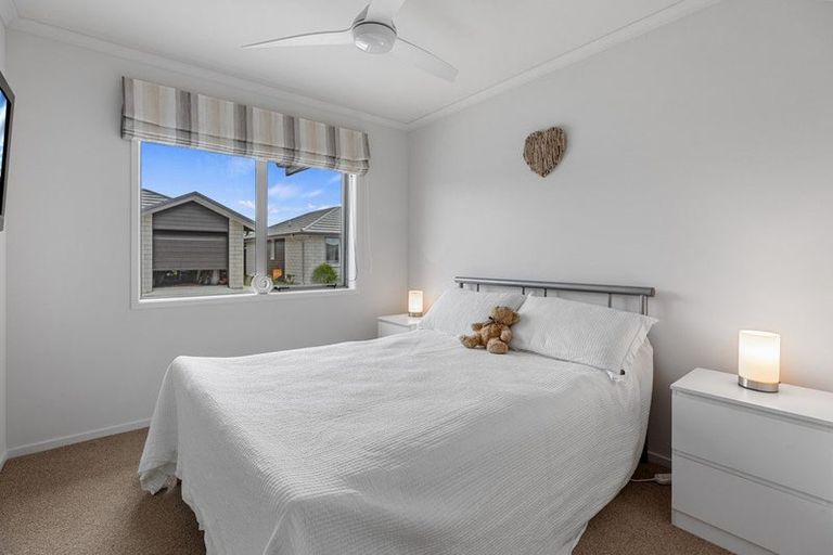 Photo of property in 3 Crest Way, Papamoa, 3118