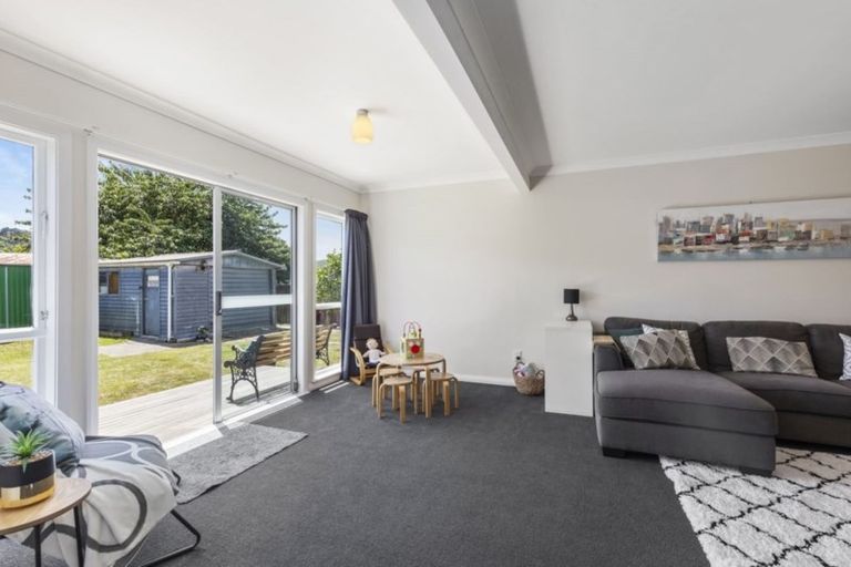 Photo of property in 29 Churton Crescent, Taita, Lower Hutt, 5011