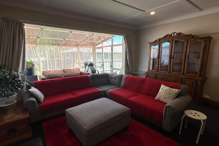 Photo of property in 57 Ranui Terrace, Tawa, Wellington, 5028