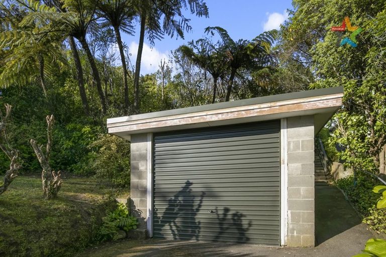 Photo of property in 44 Maungaraki Road, Korokoro, Lower Hutt, 5012