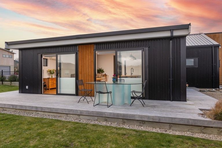 Photo of property in 1 Tarata Grove, Lansdowne, Masterton, 5810