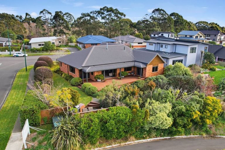 Photo of property in 71 Ruapehu Drive, Fitzherbert, Palmerston North, 4410