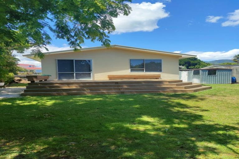 Photo of property in 3 Tacoma Drive, Totara Park, Upper Hutt, 5018
