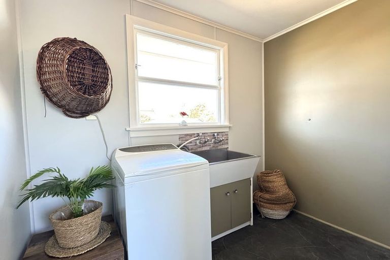 Photo of property in 9 George Street, Balclutha, 9230