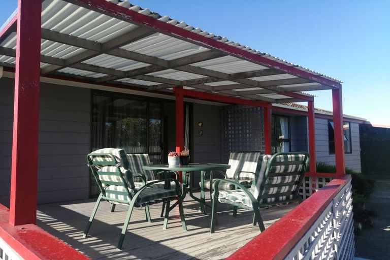 Photo of property in 21 Cargill Grove, Kelvin Grove, Palmerston North, 4414