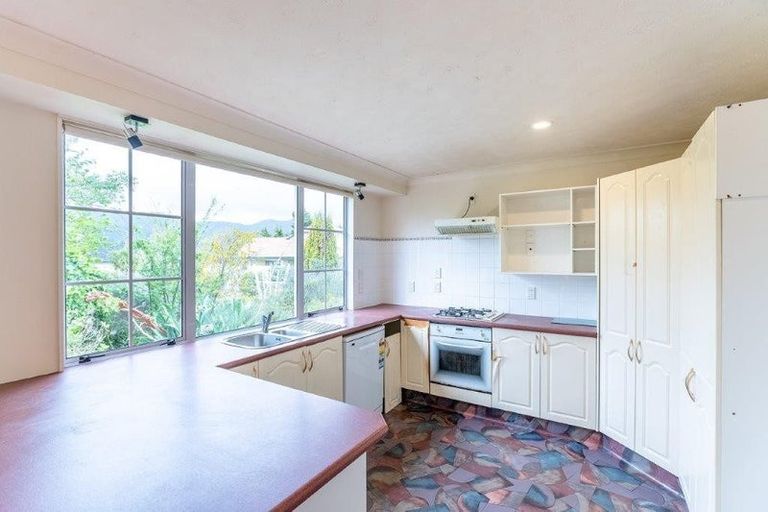 Photo of property in 22 Bearing West Court, Paraparaumu, 5032