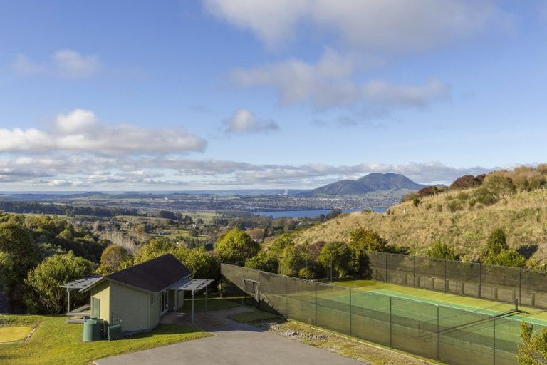 Photo of property in 5 Grandview Lane, Acacia Bay, 3385