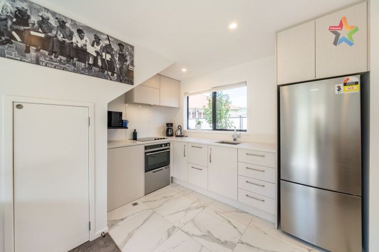 Photo of property in 2/10 Avery Grove, Boulcott, Lower Hutt, 5011