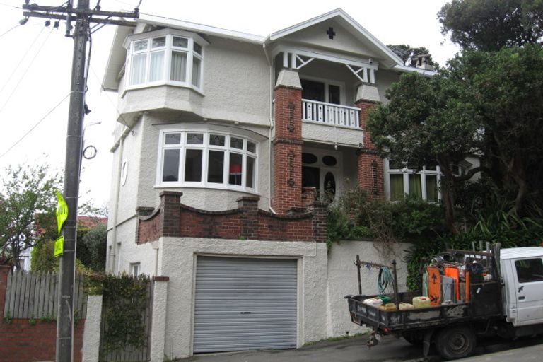 Photo of property in 327 The Terrace, Te Aro, Wellington, 6011