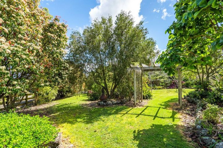 Photo of property in 211 Gray Road, Te Kamo, Kamo, 0185