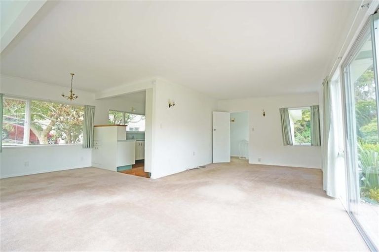 Photo of property in 8 Nicholson Place, Hillcrest, Auckland, 0627