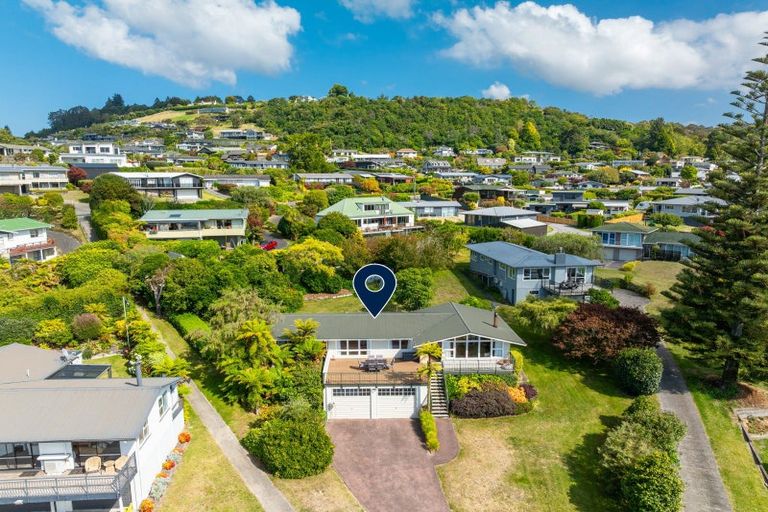 Photo of property in 8 Earle Place, Acacia Bay, Taupo, 3330