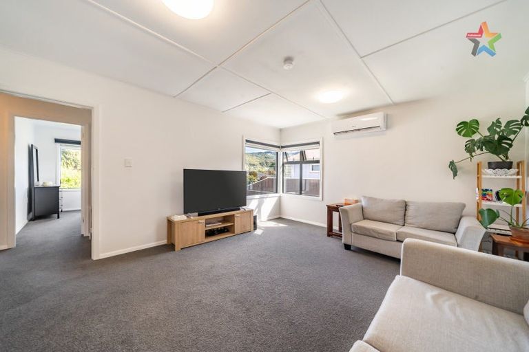 Photo of property in 4 Roberts Street, Wainuiomata, Lower Hutt, 5014