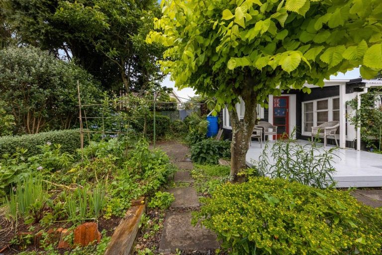 Photo of property in 82 Brecon Road, Stratford, 4332