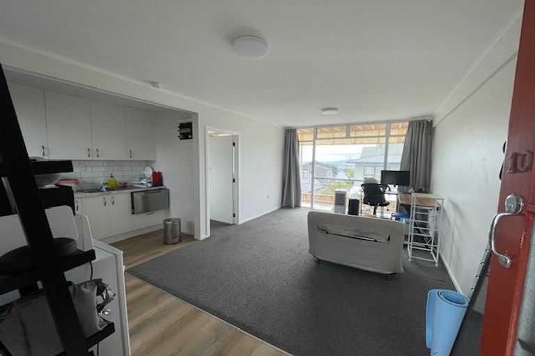 Photo of property in 10/219 Onewa Road, Birkenhead, Auckland, 0626