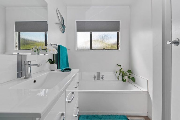 Photo of property in 11 Chapman Place, Fairy Springs, Rotorua, 3015