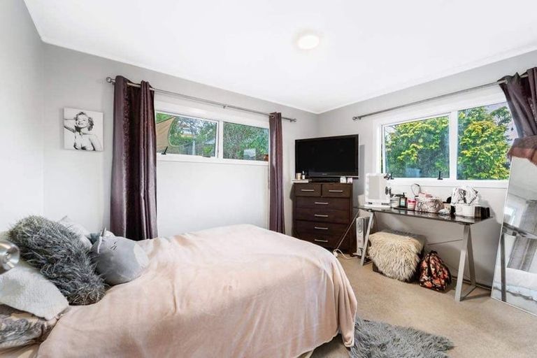 Photo of property in 56 Beulah Avenue, Rothesay Bay, Auckland, 0630