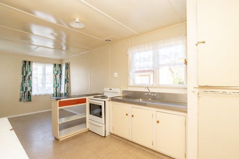 Photo of property in 11 Hayward Road, Ngatea, 3503